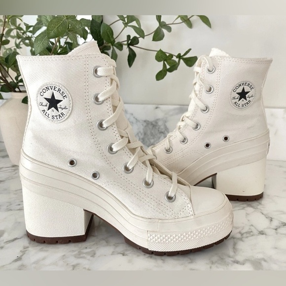 Converse Chuck 70 De Luxe Heel Platform Shoes - Picture 2 of 12